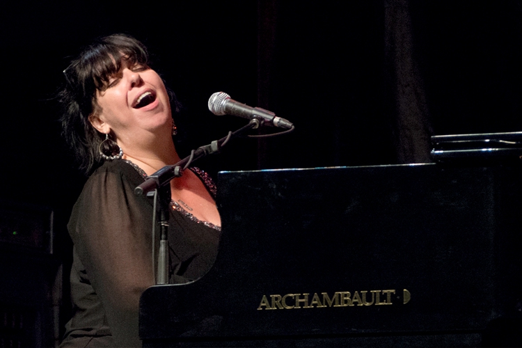 ELMARAD! Lianne Carroll ELMARAD! Lianne Carroll