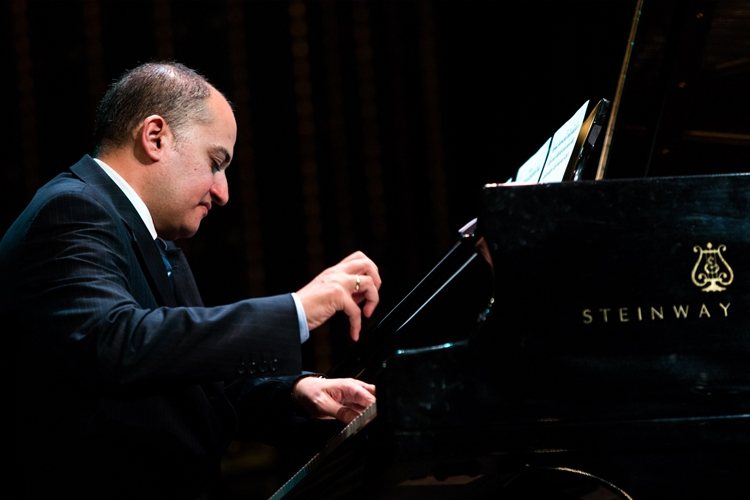 Oláh Kálmán szóló zongoraest Oláh Kálmán szóló zongoraest